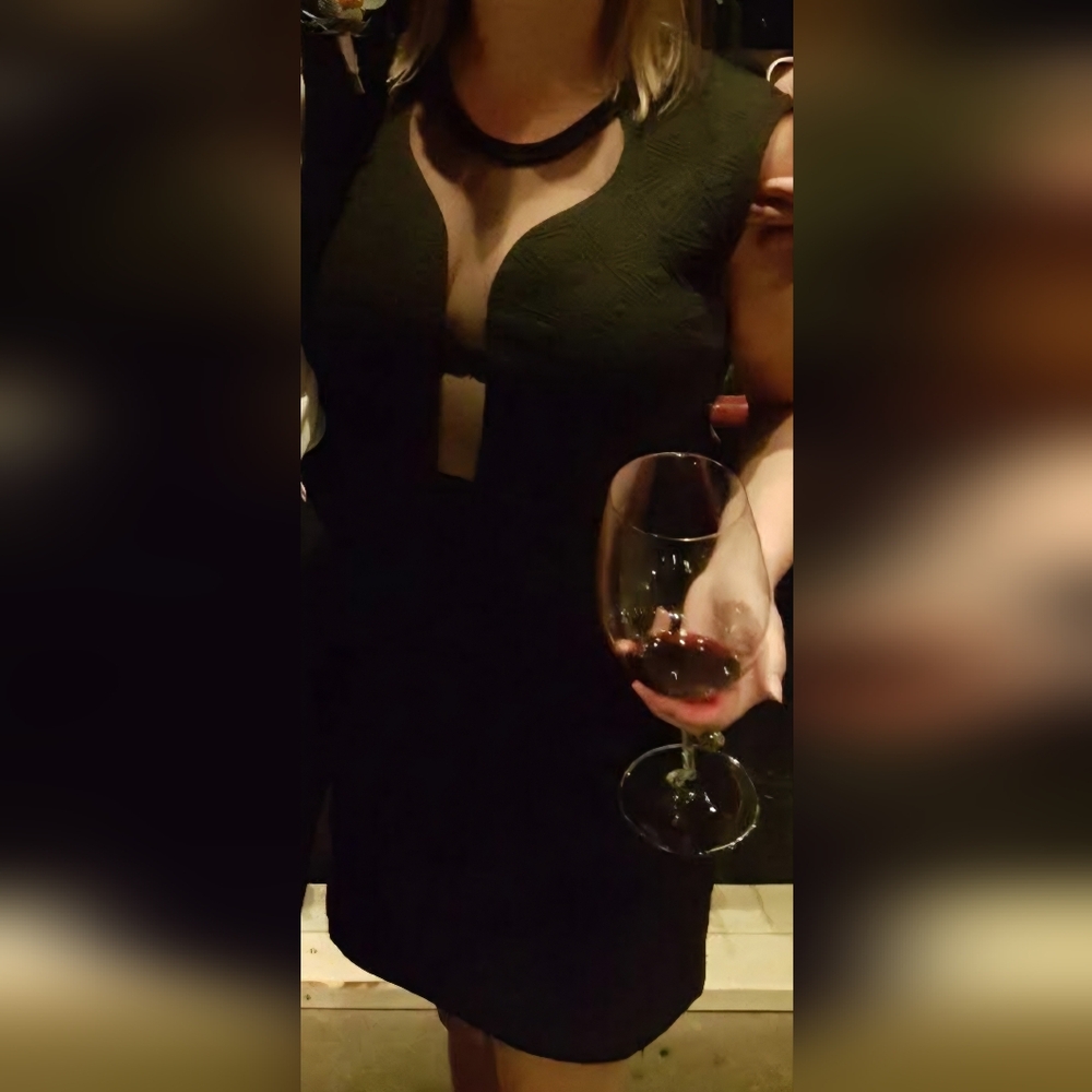 Chic Black Sleeveless Mini Dress